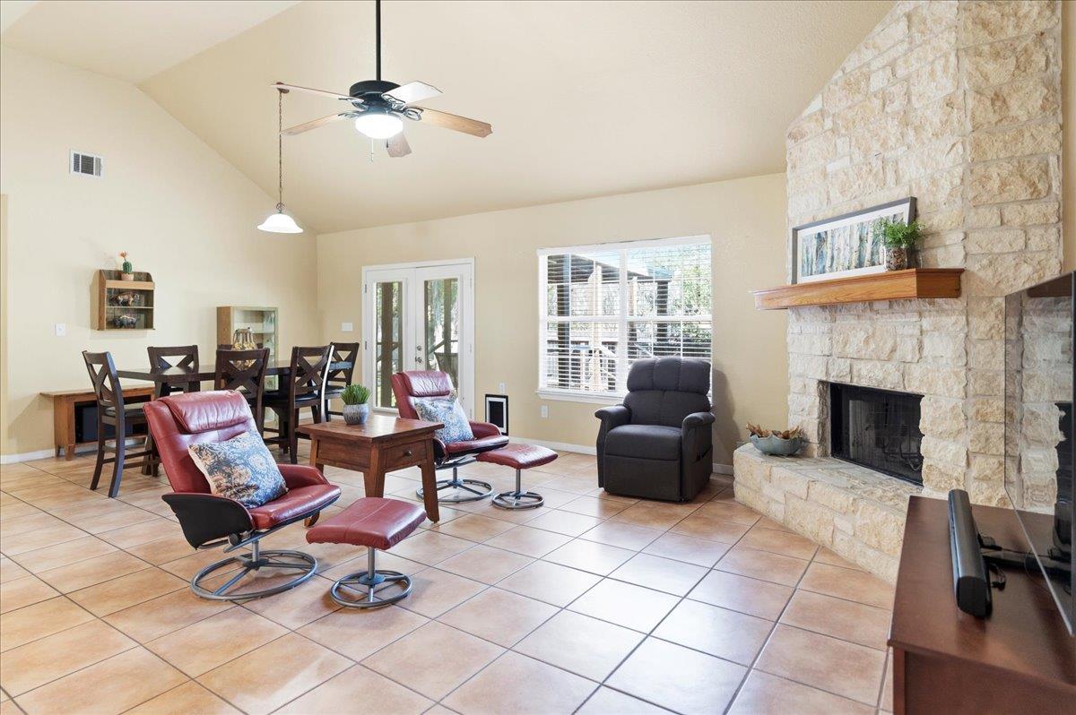 3 Woodlark WAY