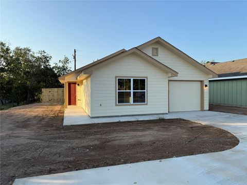 1712 E Avenue J Lampasas TX 76550