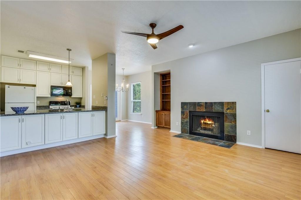 Photo of 3011 Fruth ST #302, Austin, TX 78705 (MLS # 8642853)