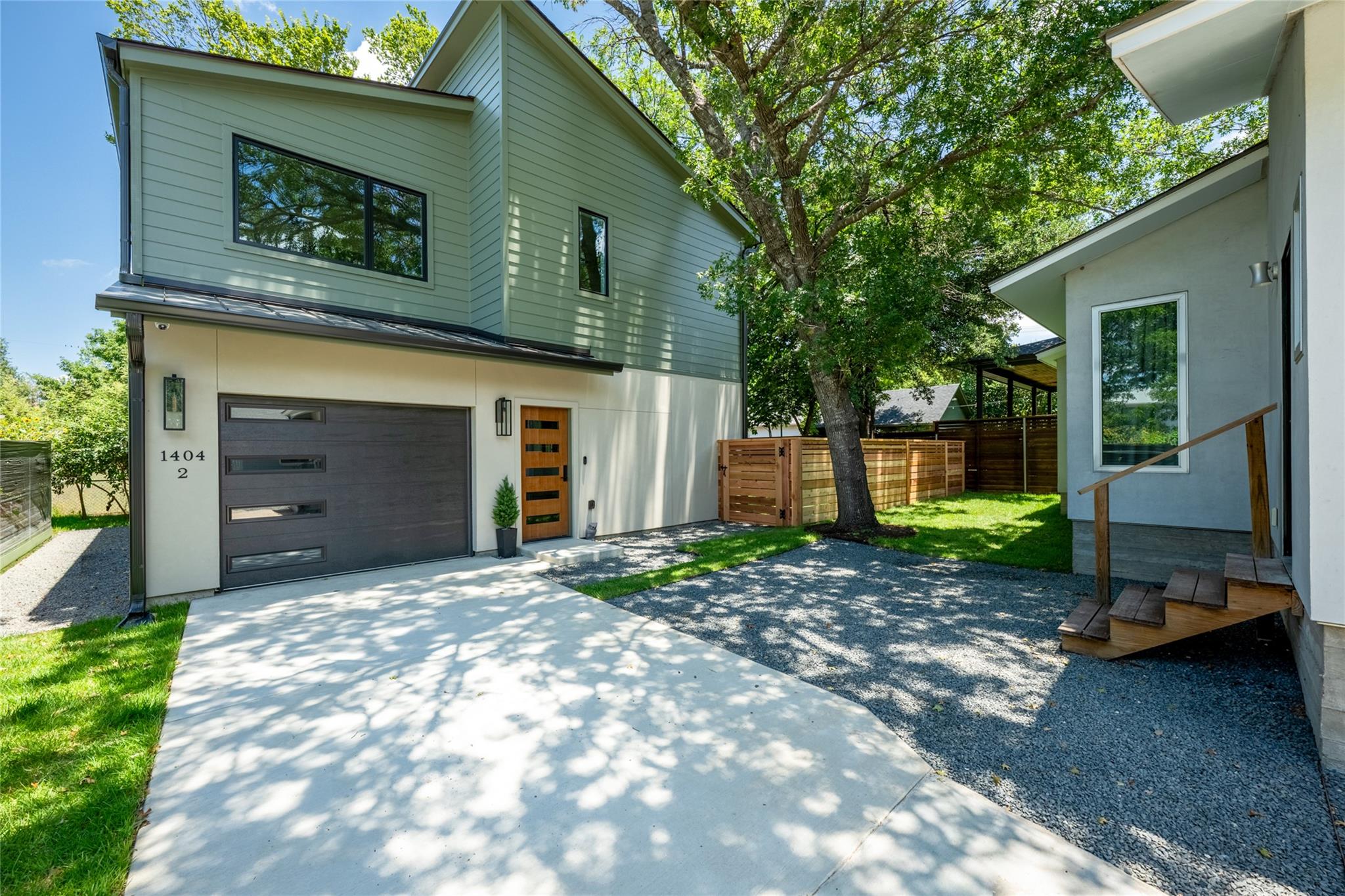 1404 Justin LN 2