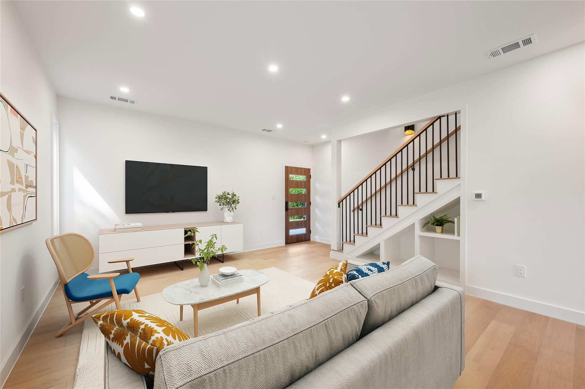 1404 Justin LN 2