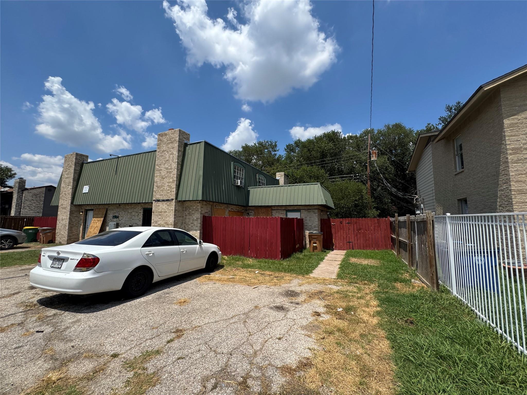 2904 Sweeney LN