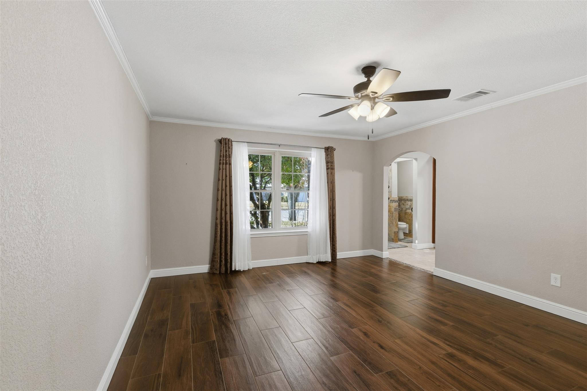 1600 E Messick LOOP