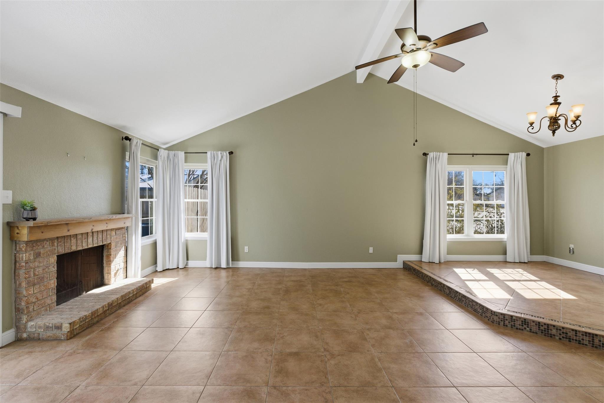 1600 E Messick LOOP