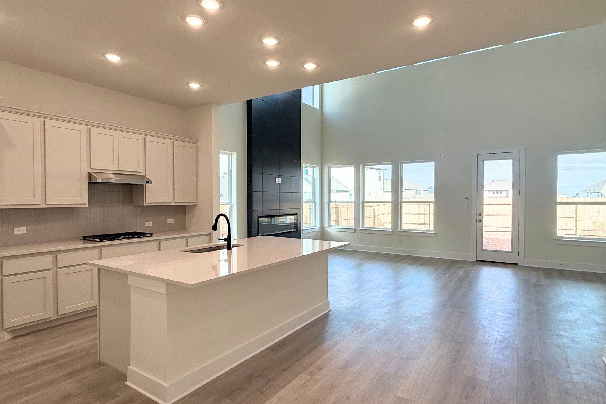 19601 Erna DR