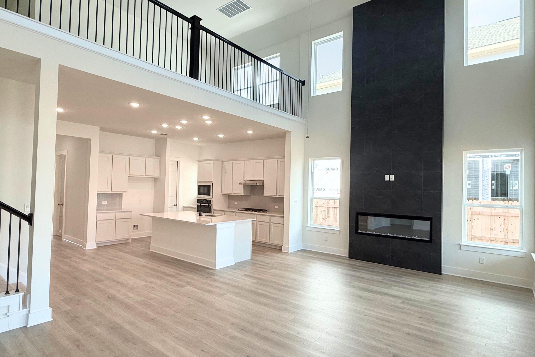 19601 Erna DR
