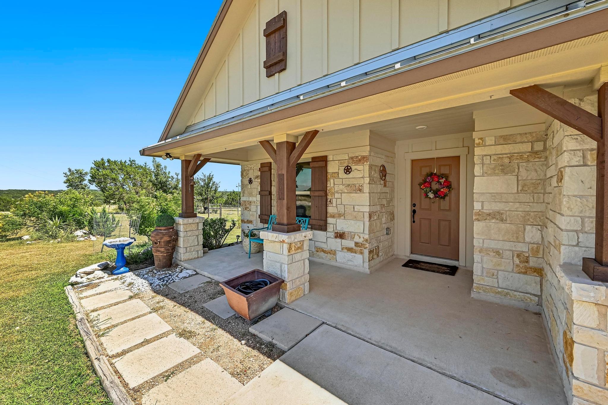 560 Saddle Ridge DR