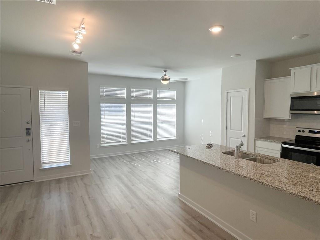 605 W South ST 36