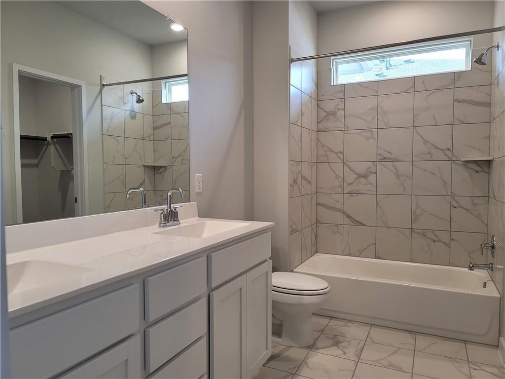 605 W South ST 36