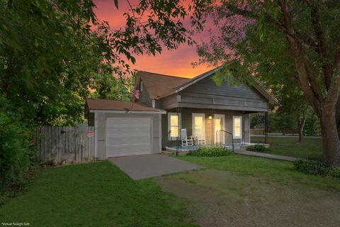 Photo of 405 S Evie ST, Bartlett, TX 76511 (MLS # 8778147)