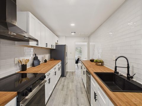 Tiny photo for 6108 Shadow Valley DR #A, Austin, TX 78731 (MLS # 7643320)