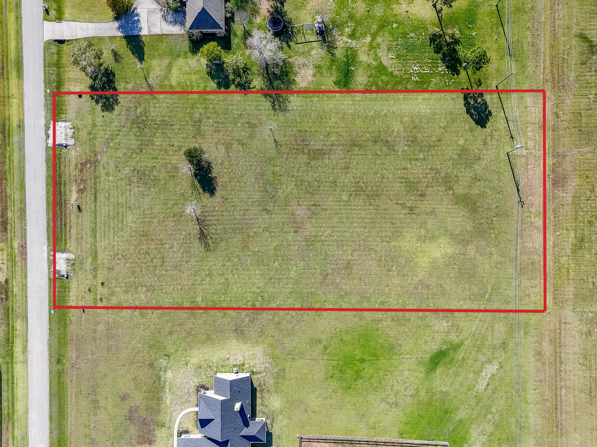 702 Comanche Trail DR