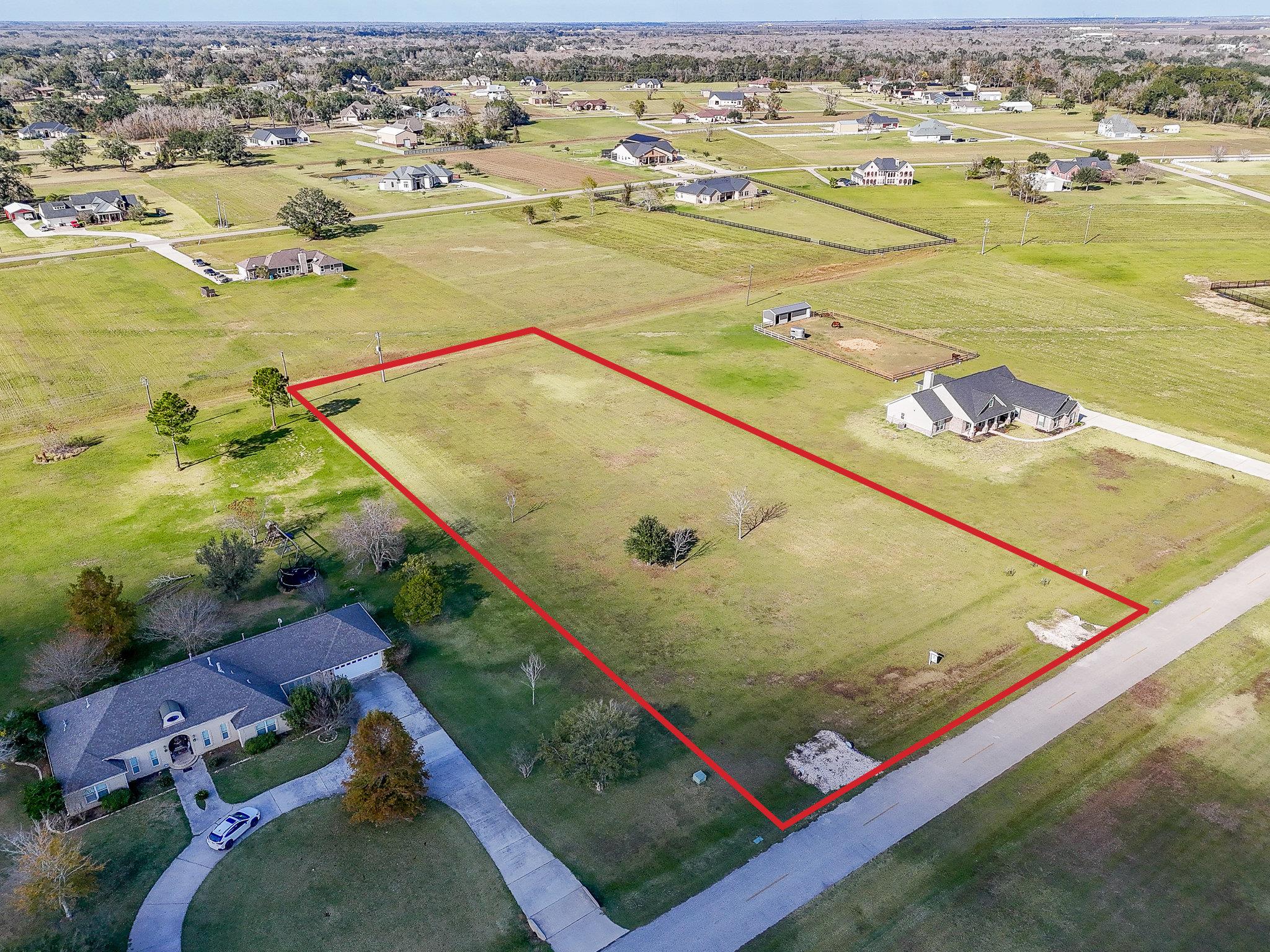 702 Comanche Trail DR