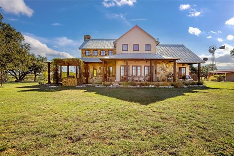 A home in Blanco