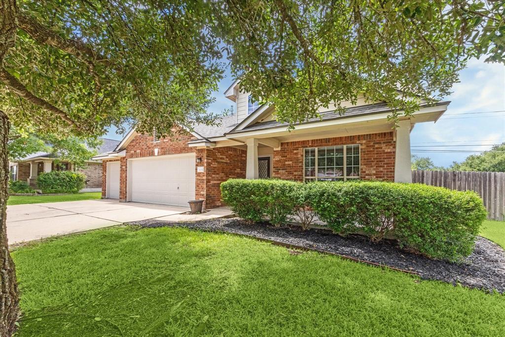 1606 Belvedere PL