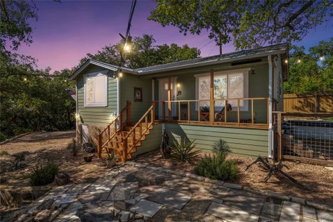 Photo of 1403 Minnie DR, Austin, TX 78732 (MLS # 3988589)
