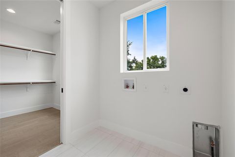 Tiny photo for 1702 Pennsylvania Ave, Austin, TX 78702 (MLS # 8259557)