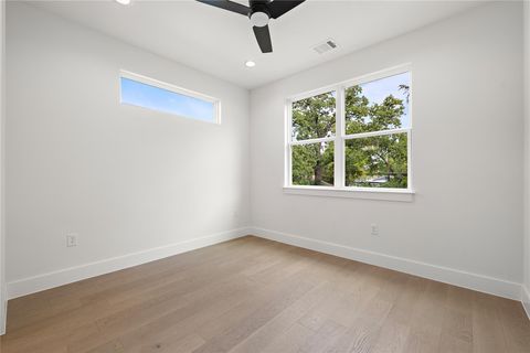 Tiny photo for 1702 Pennsylvania Ave, Austin, TX 78702 (MLS # 8259557)