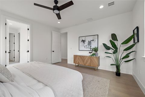Tiny photo for 1702 Pennsylvania Ave, Austin, TX 78702 (MLS # 8259557)