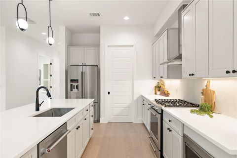 Tiny photo for 1702 Pennsylvania Ave, Austin, TX 78702 (MLS # 8259557)