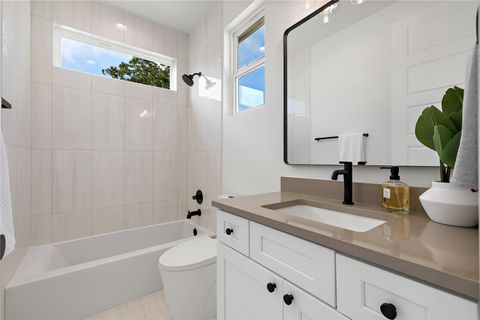 Tiny photo for 1702 Pennsylvania Ave, Austin, TX 78702 (MLS # 8259557)