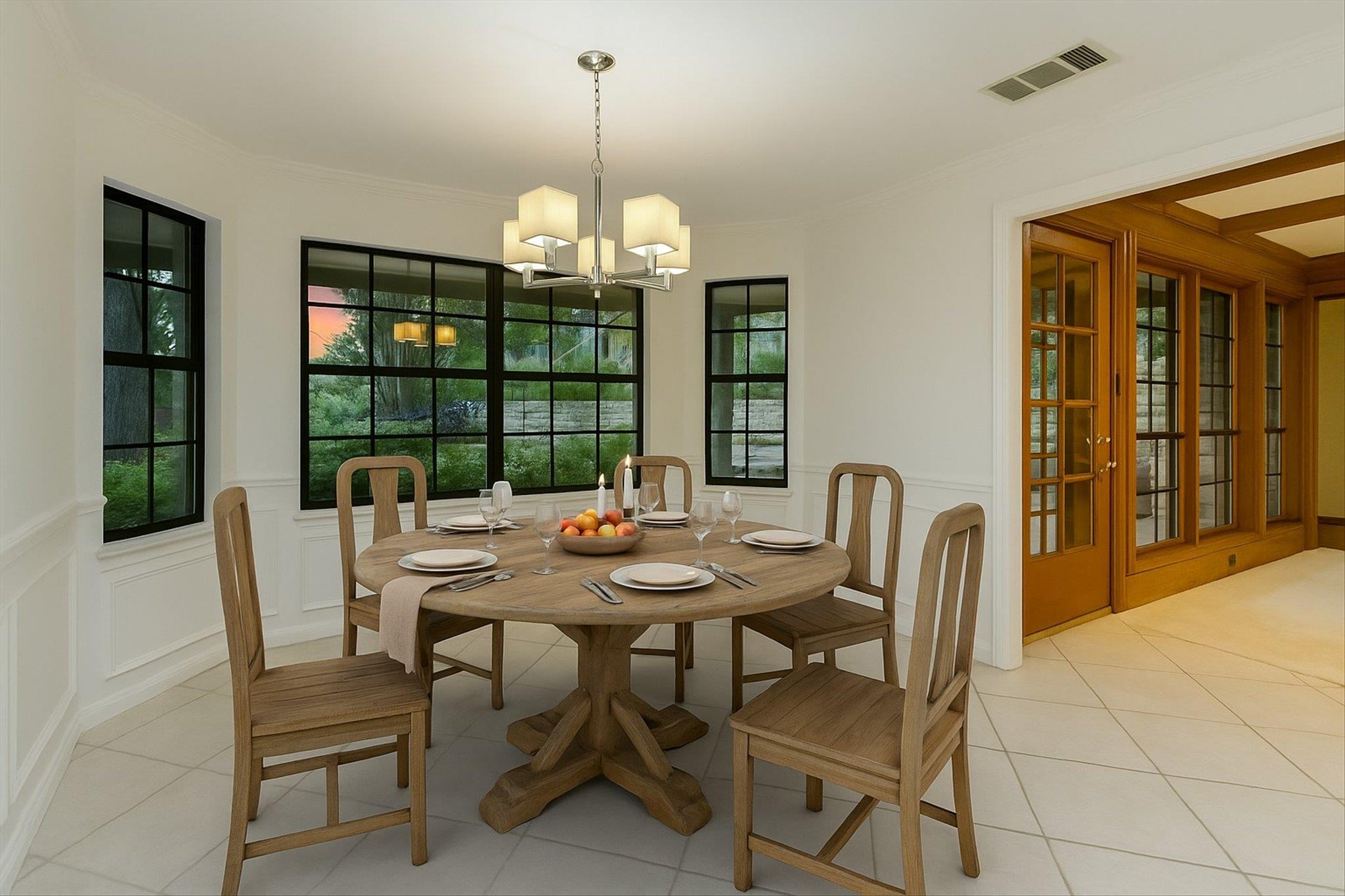 Austin, Texas 78746, United States, 4 Bedrooms Bedrooms, ,3 BathroomsBathrooms,Residential,Pending,183993