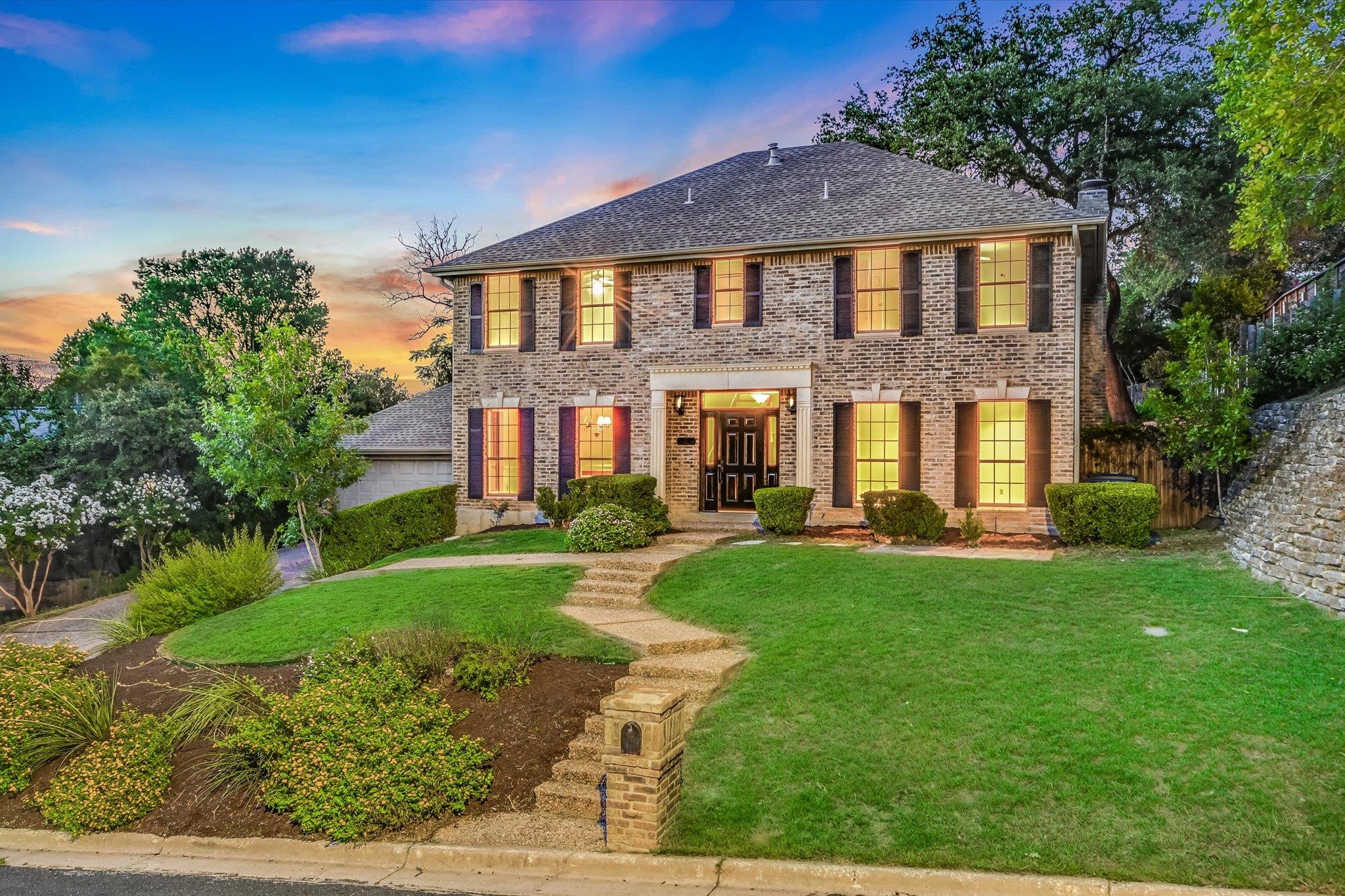 Austin, Texas 78746, United States, 4 Bedrooms Bedrooms, ,3 BathroomsBathrooms,Residential,Pending,183993