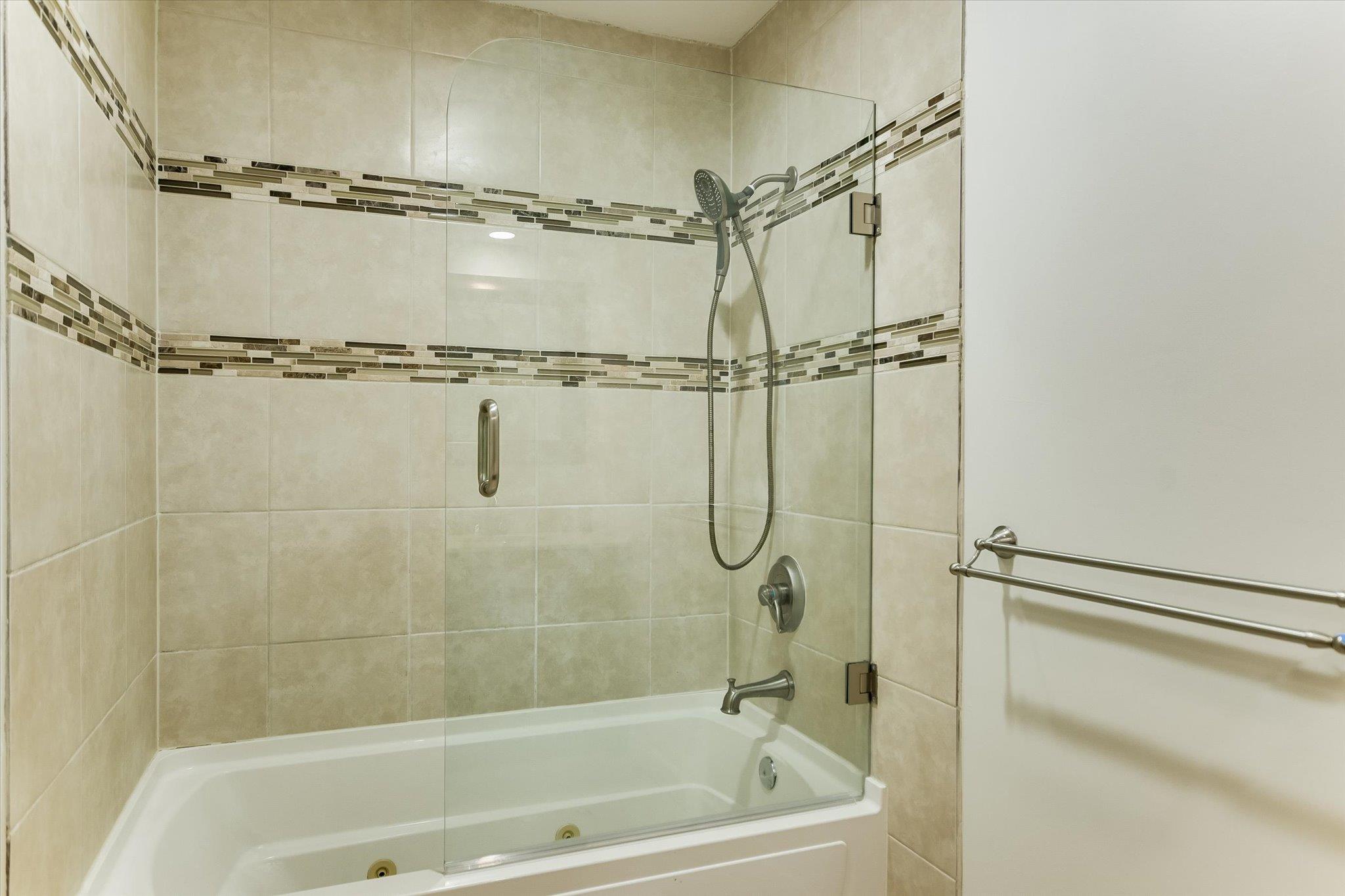 Austin, Texas 78746, United States, 4 Bedrooms Bedrooms, ,3 BathroomsBathrooms,Residential,Pending,183993