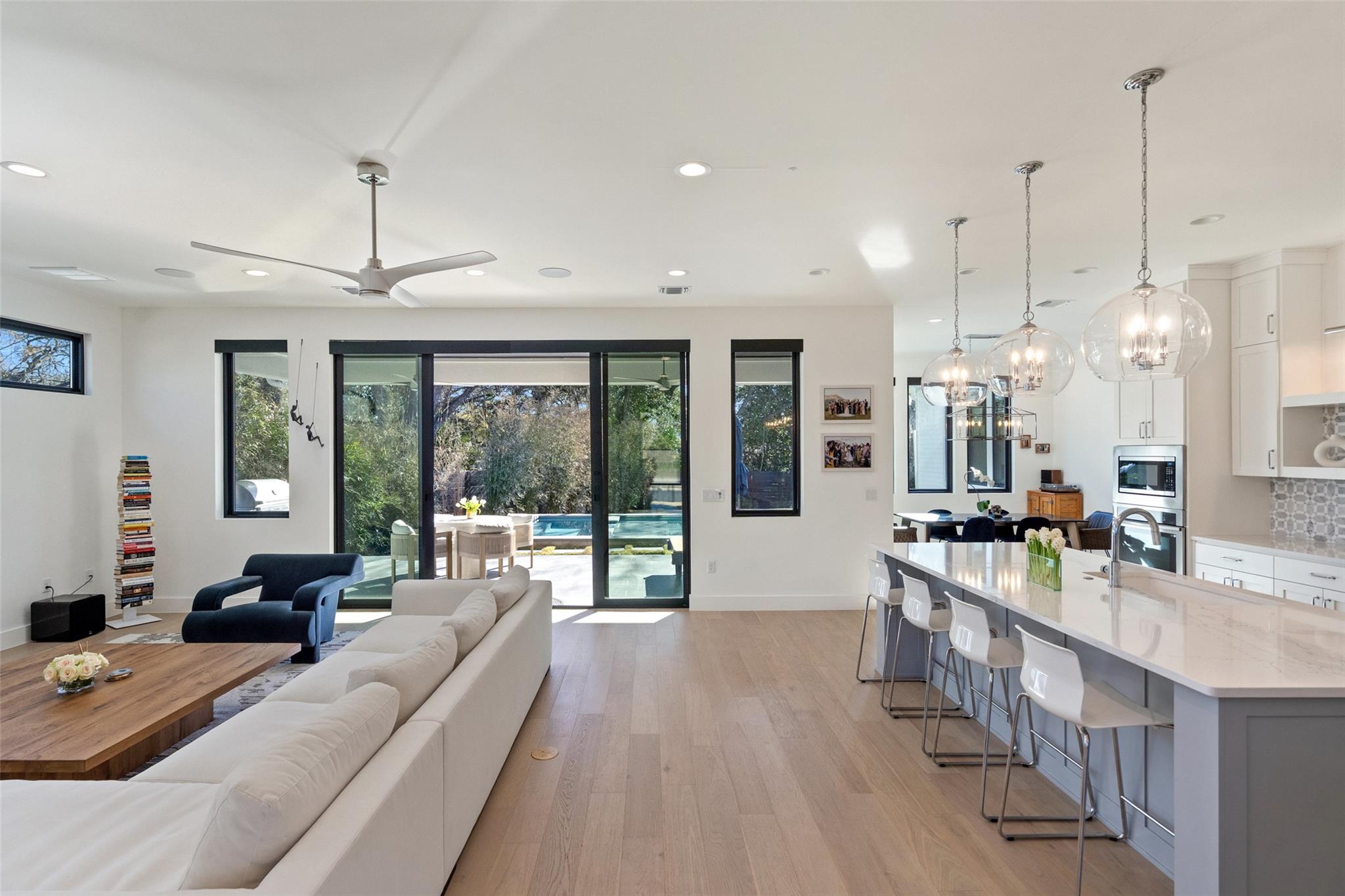 1101 Emerald Forest CV