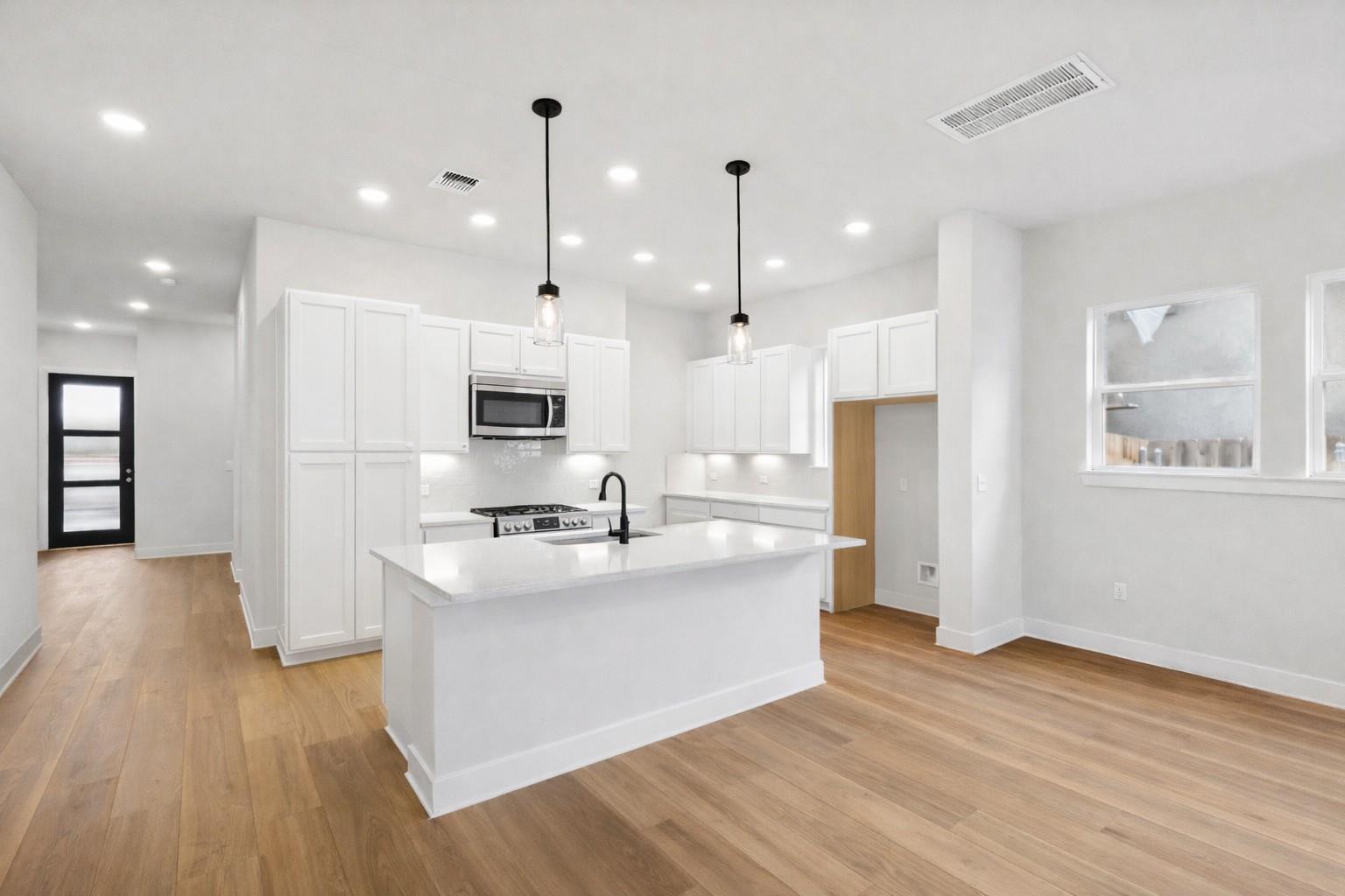 1325 South Brook DR