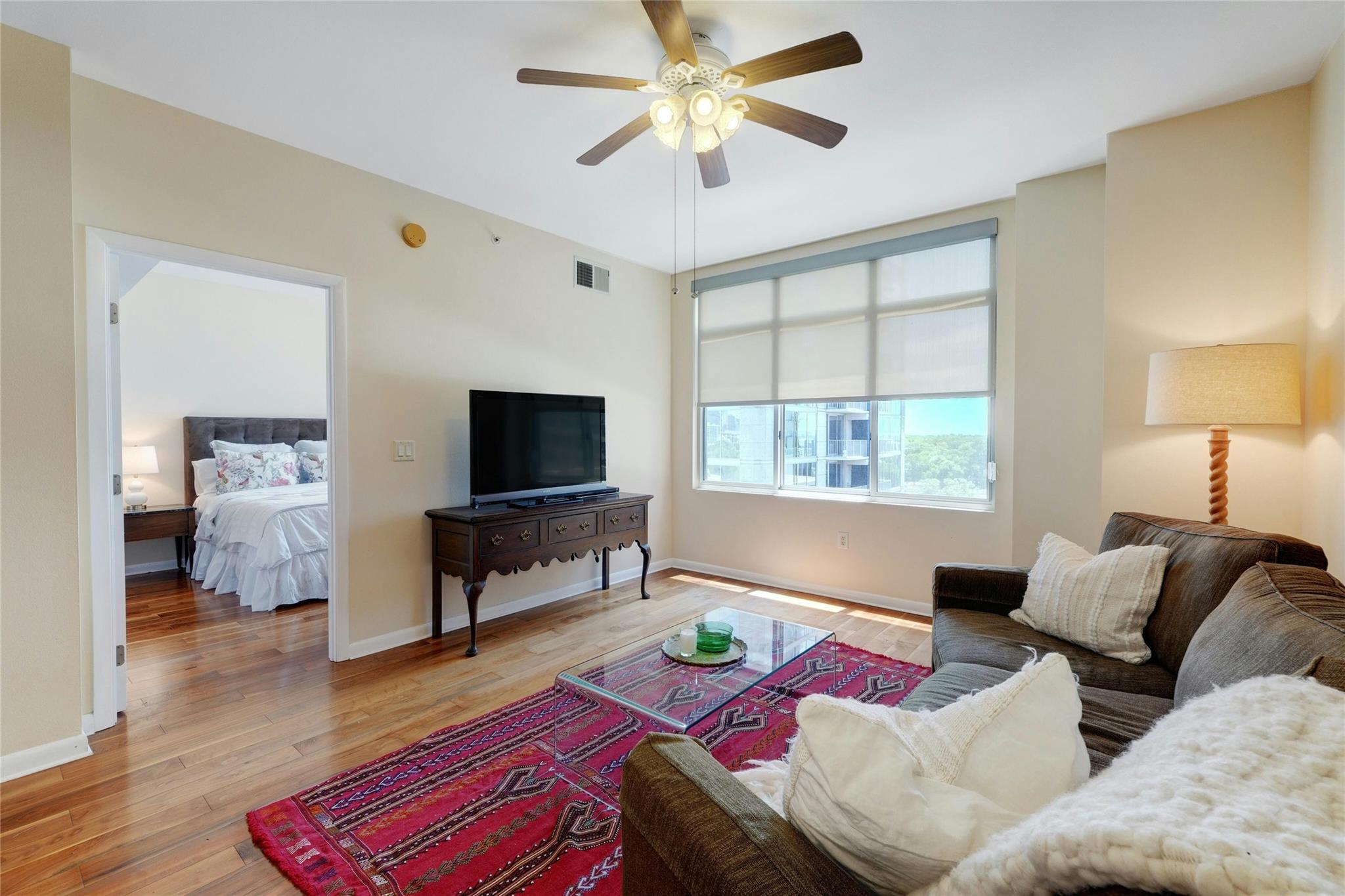 54 Rainey ST 1017
