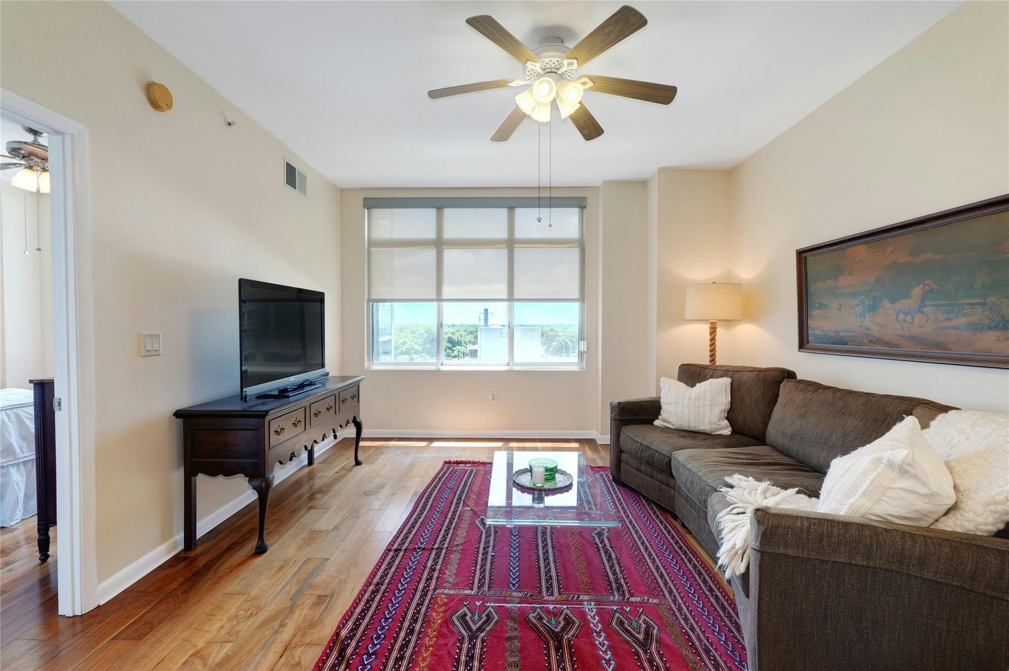54 Rainey ST 1017