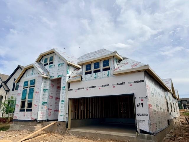 619 Breeze Hollow LN