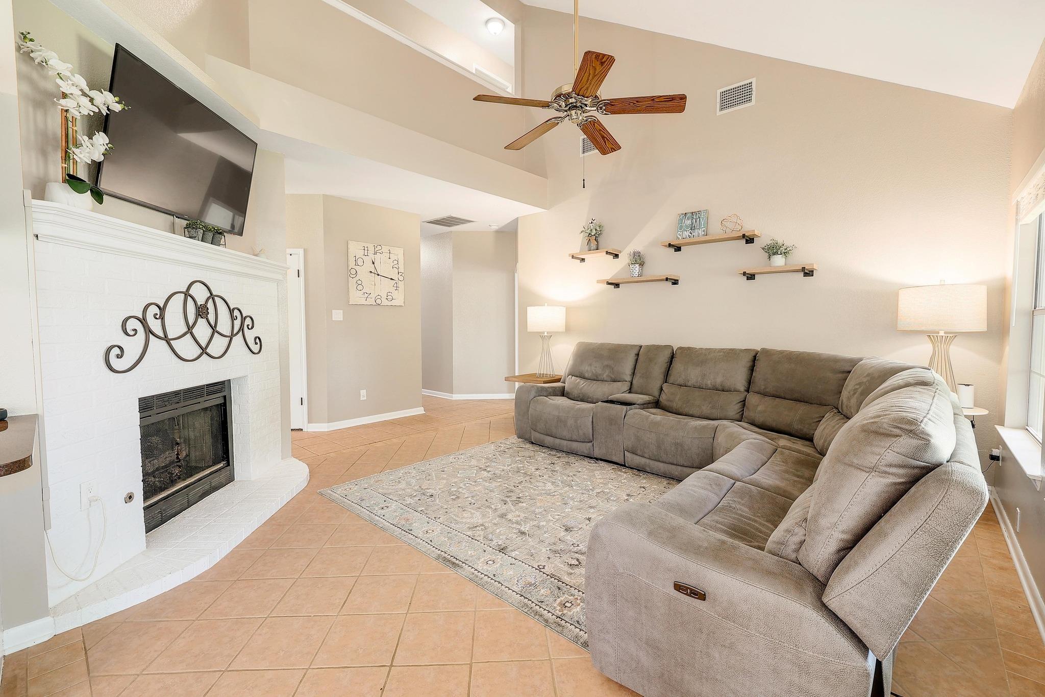 208 John Thomas DR