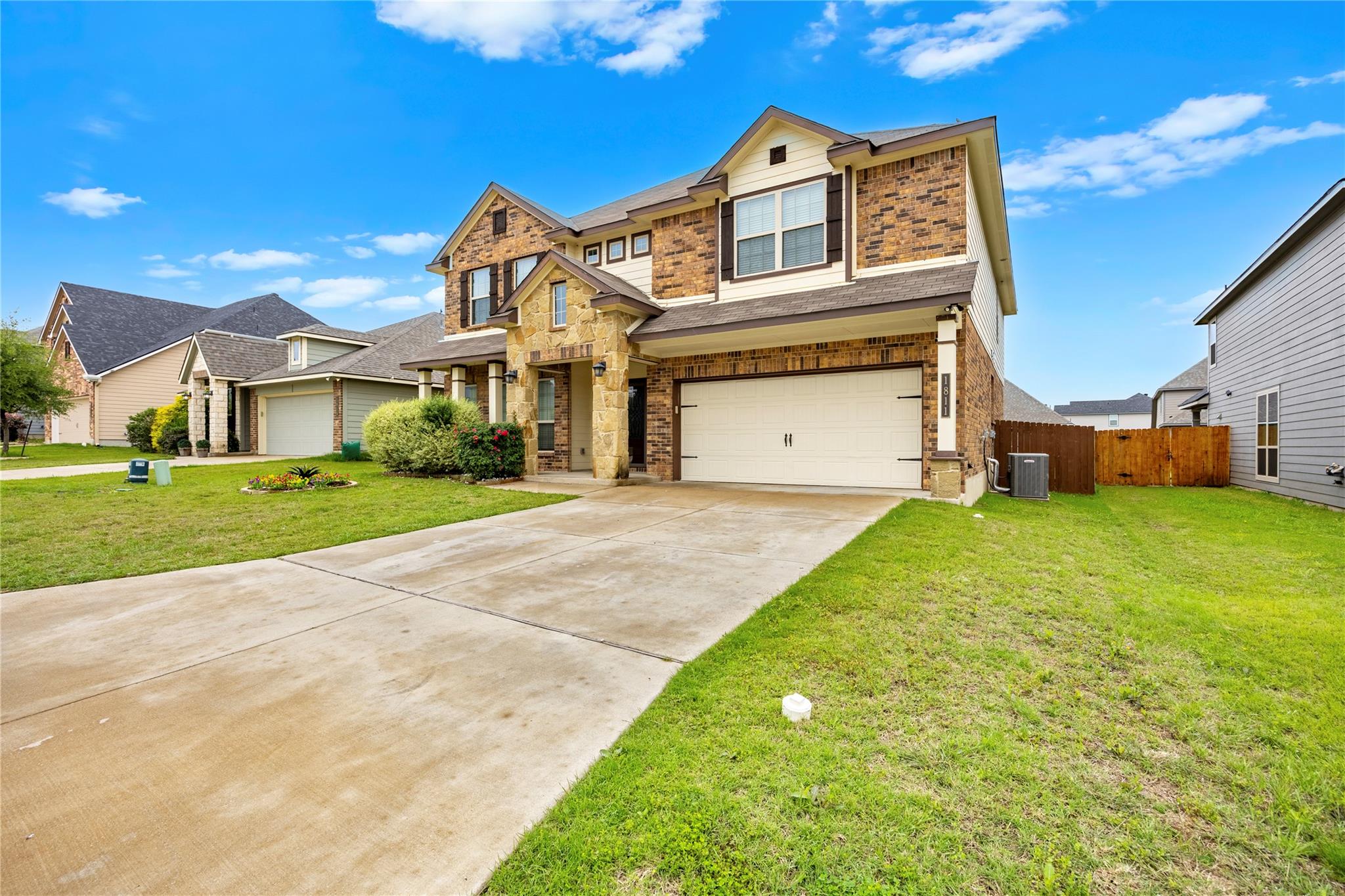 1811 Ashburn DR