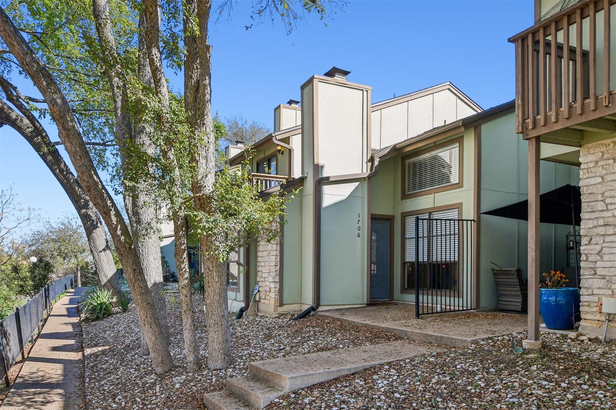 1706 Timber Ridge DR