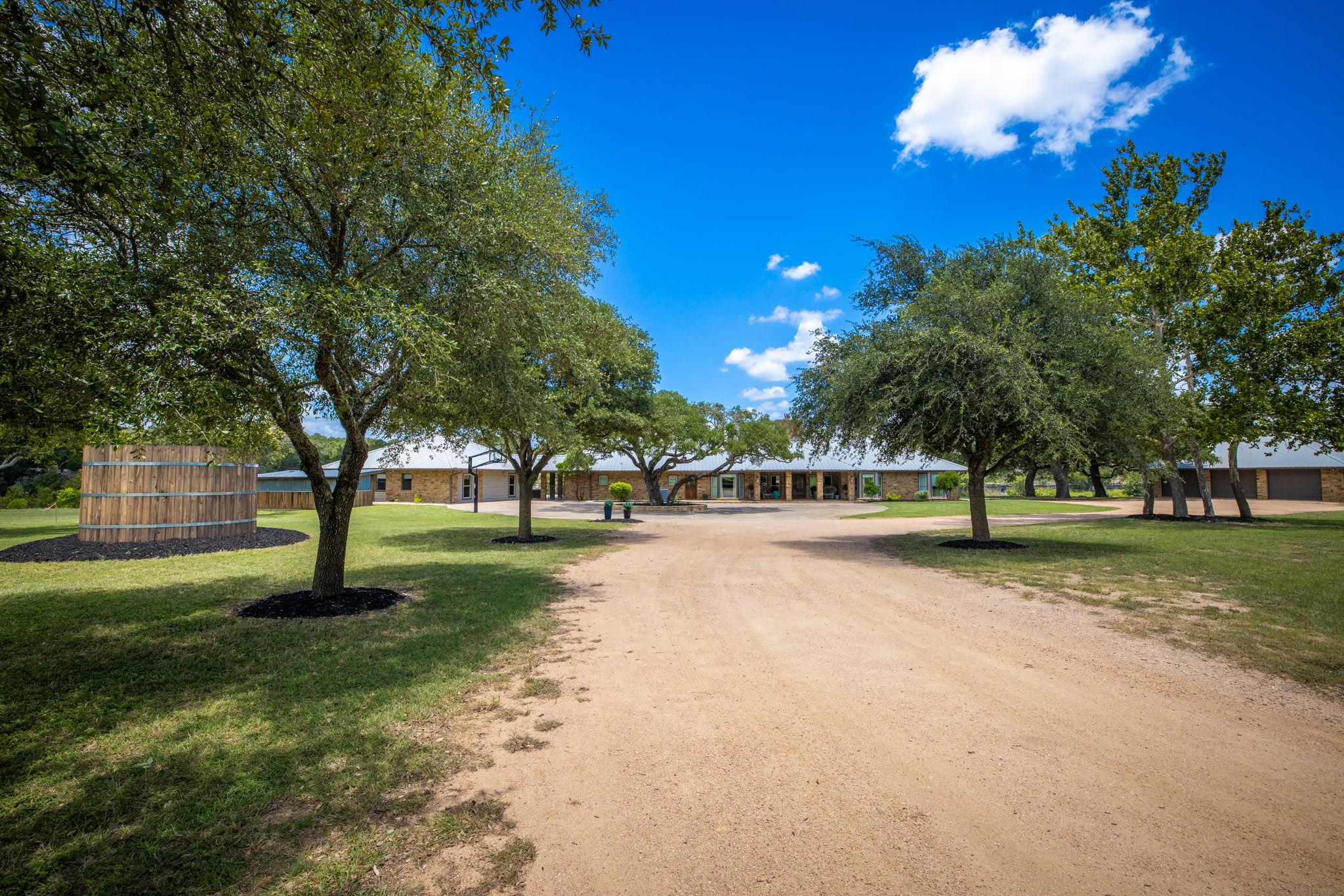871 Chimney Valley RD