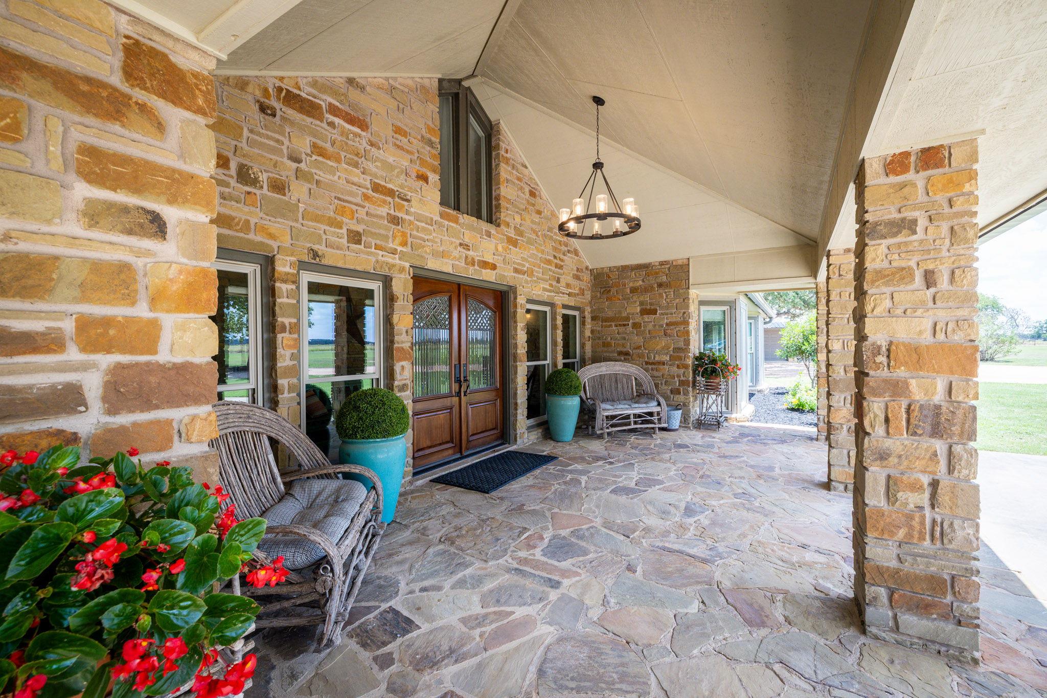 871 Chimney Valley RD