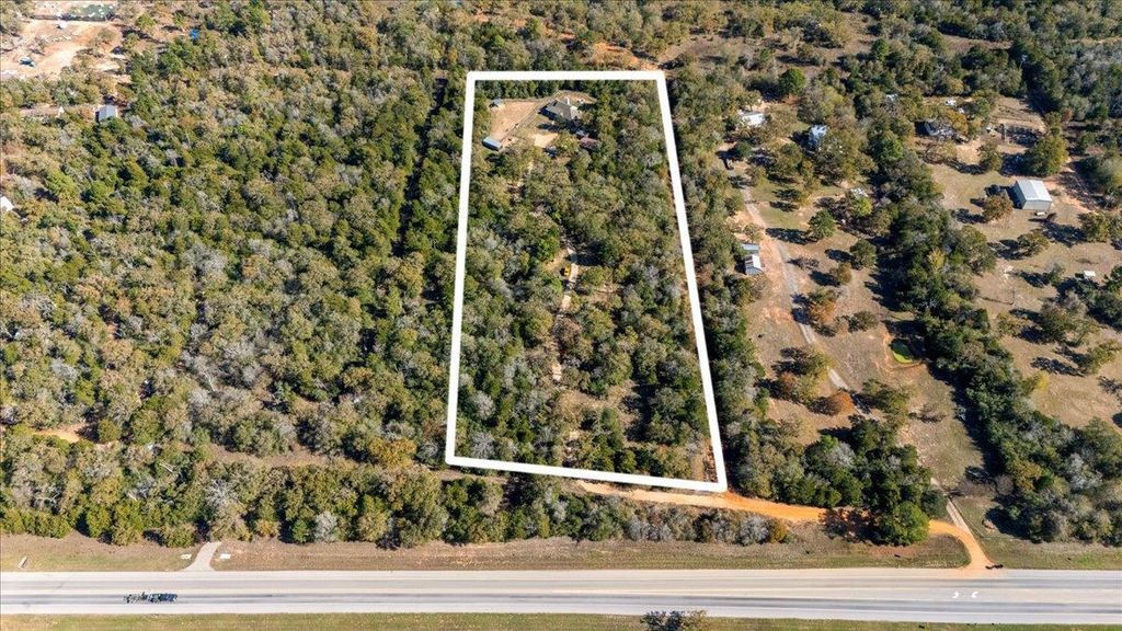 Photo of 110 Sky Ranch RD, Smithville, TX 78957 (MLS # 1538806)