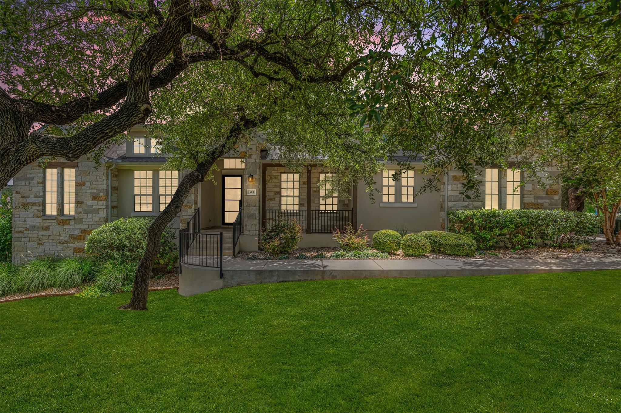 311 Lodestone LN