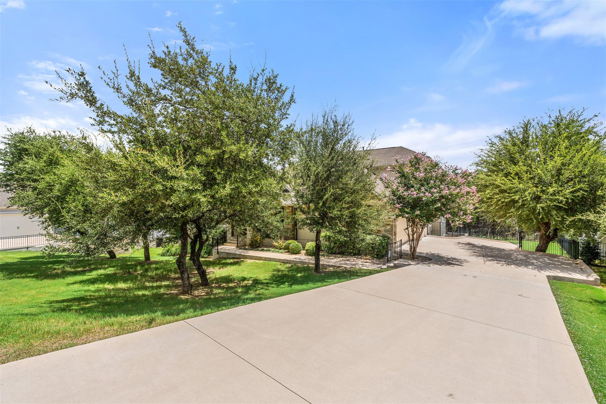 311 Lodestone LN