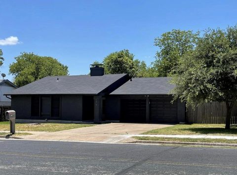 Photo of 909 Cripple Creek DR, Austin, TX 78758 (MLS # 8051793)