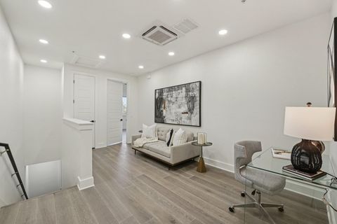 Tiny photo for 2811 Zach Scott ST, Austin, TX 78723 (MLS # 8286104)