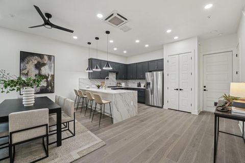 Photo of 2811 Zach Scott ST, Austin, TX 78723 (MLS # 8286104)