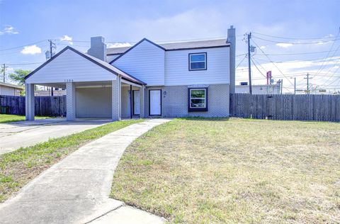 1306 E Saint Johns Ave Austin TX 78752