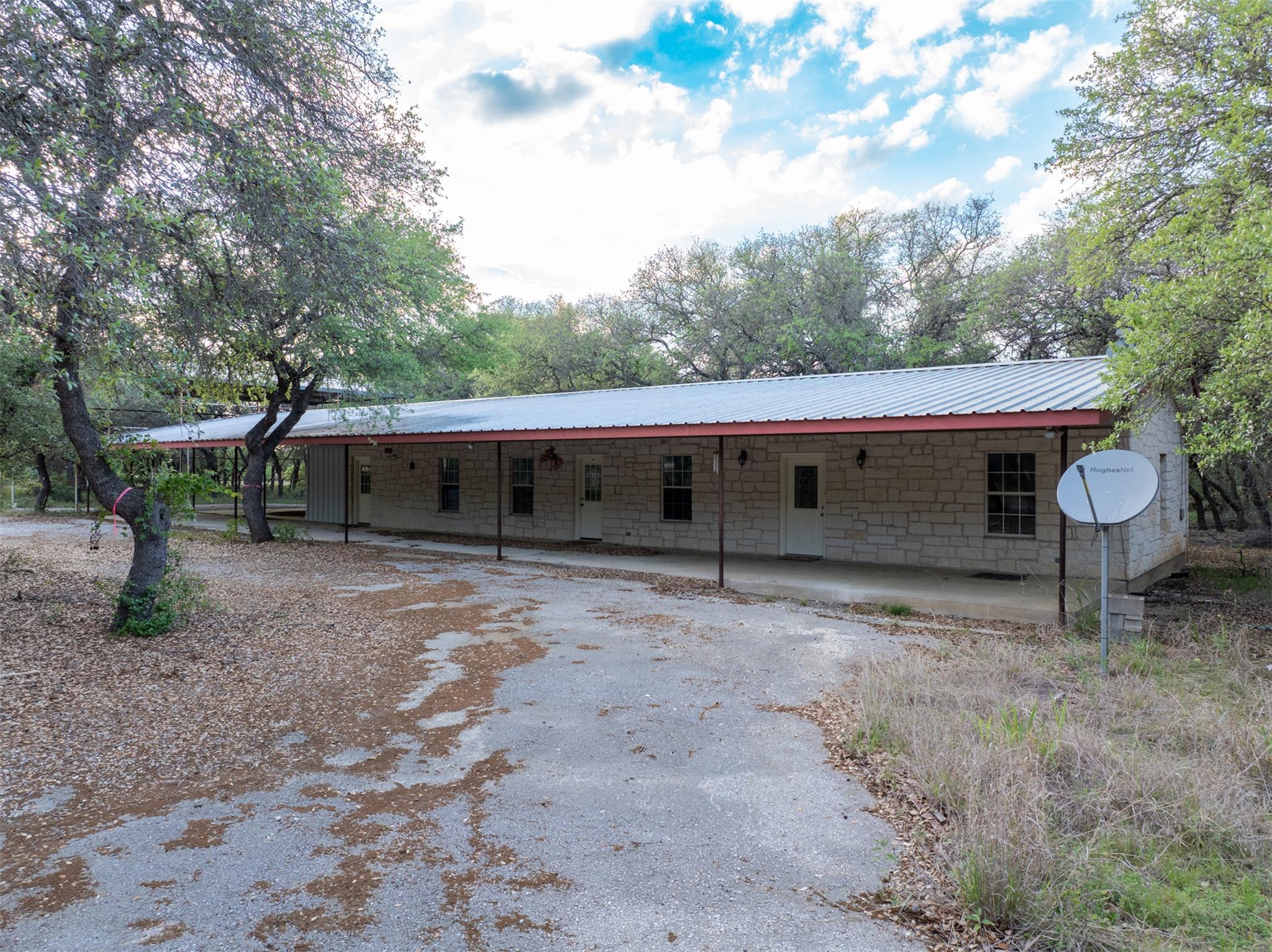 1050 Oak Grove RD