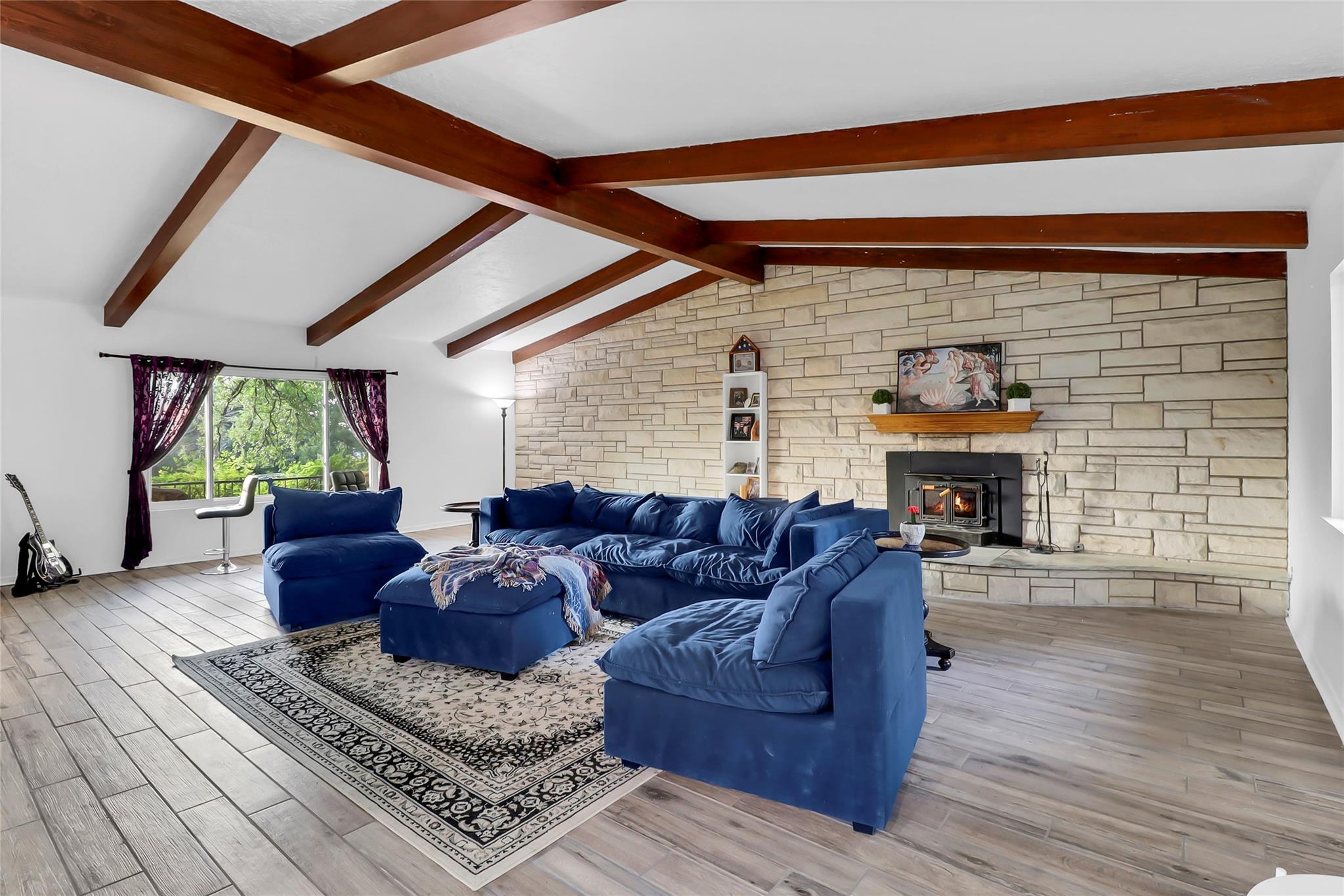 122 W Sierra CIR