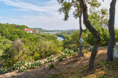 Tiny photo for 102 Canyon CIR W, Austin, TX 78746 (MLS # 8260003)