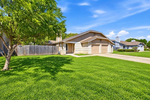 Photo of 904/906 HYRIDGE ST, Round Rock, TX 78664 (MLS # 2184231)