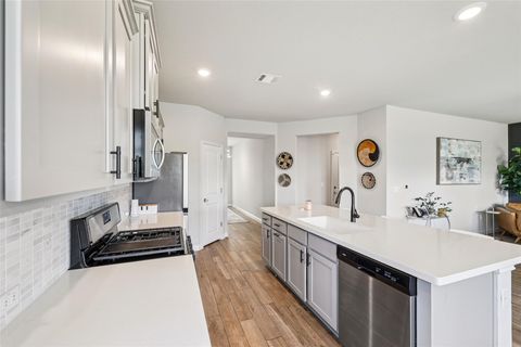 Tiny photo for 8211 McKamy DR, Austin, TX 78744 (MLS # 6708962)